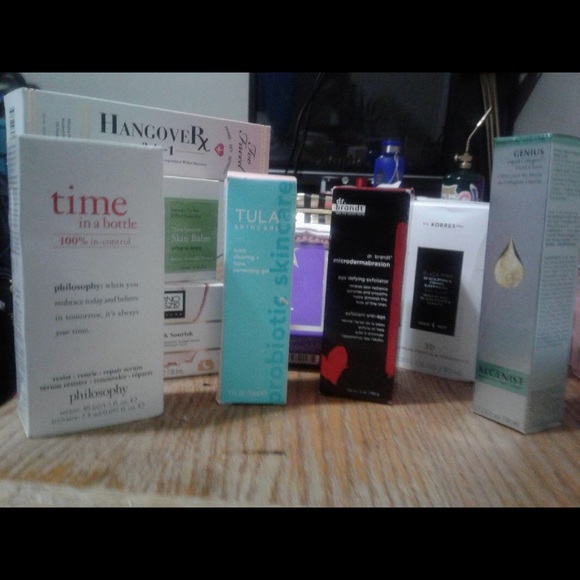 Moisturizers - Picture 3 of 8